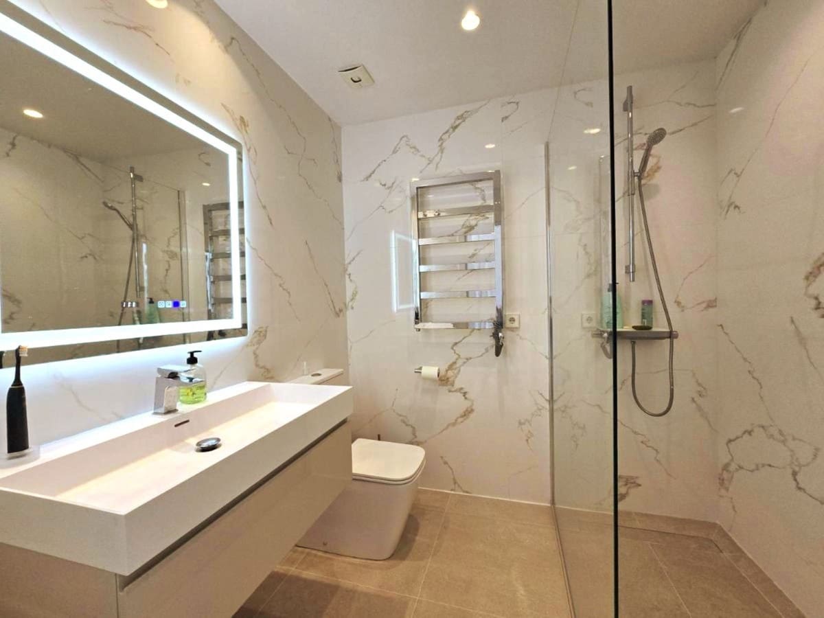 3 bedroom Penthouse for sale in Calahonda - € 850,000 (Ref: 9885360)