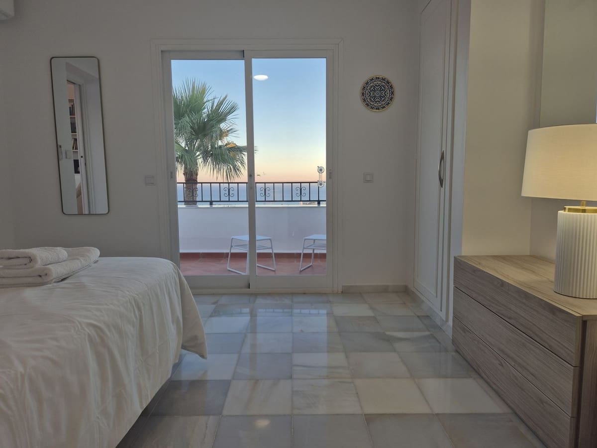3 bedroom Penthouse for sale in Calahonda - € 850,000 (Ref: 9885360)