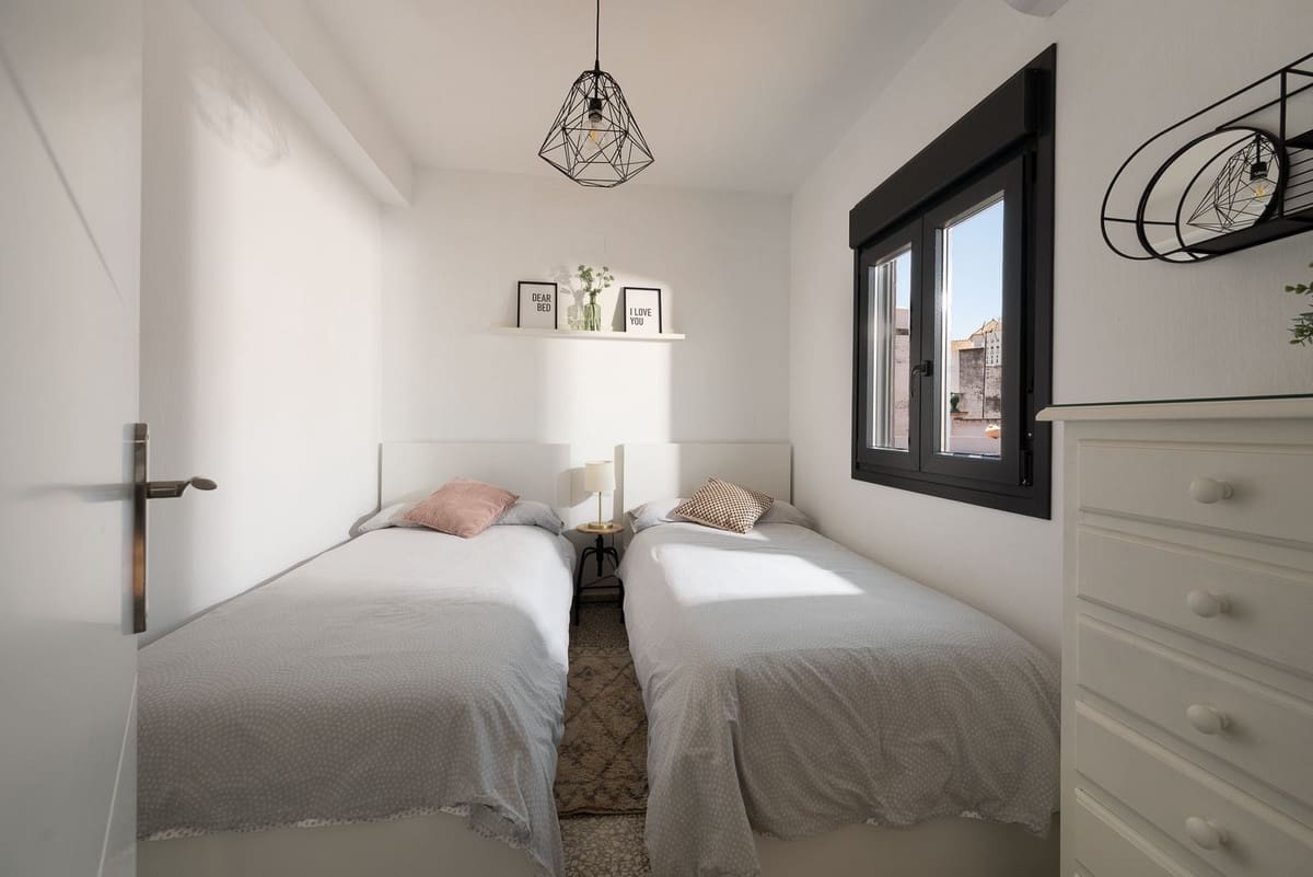 2 soveværelse Lejlighed til salg i Estepona med garage - € 339.000 (Ref: 9885362)