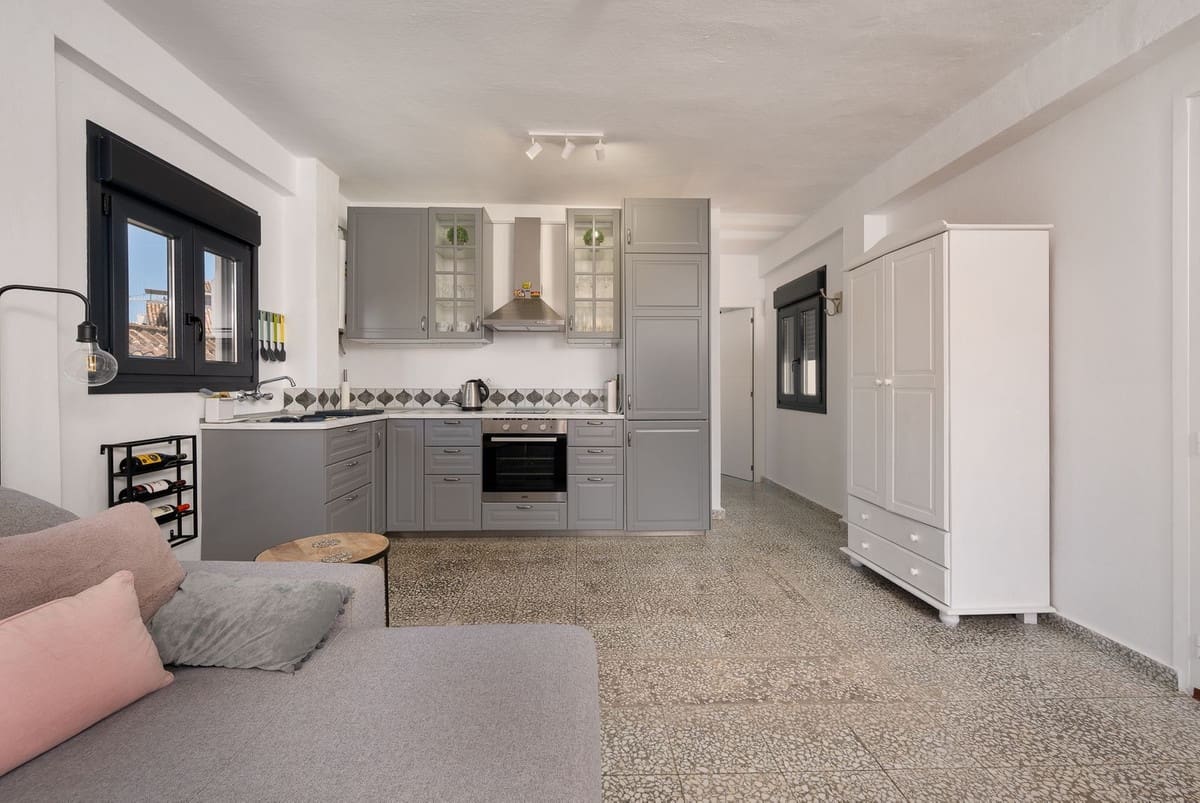 2 soveværelse Lejlighed til salg i Estepona med garage - € 339.000 (Ref: 9885362)