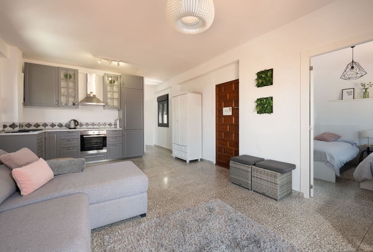 2 soveværelse Lejlighed til salg i Estepona med garage - € 339.000 (Ref: 9885362)
