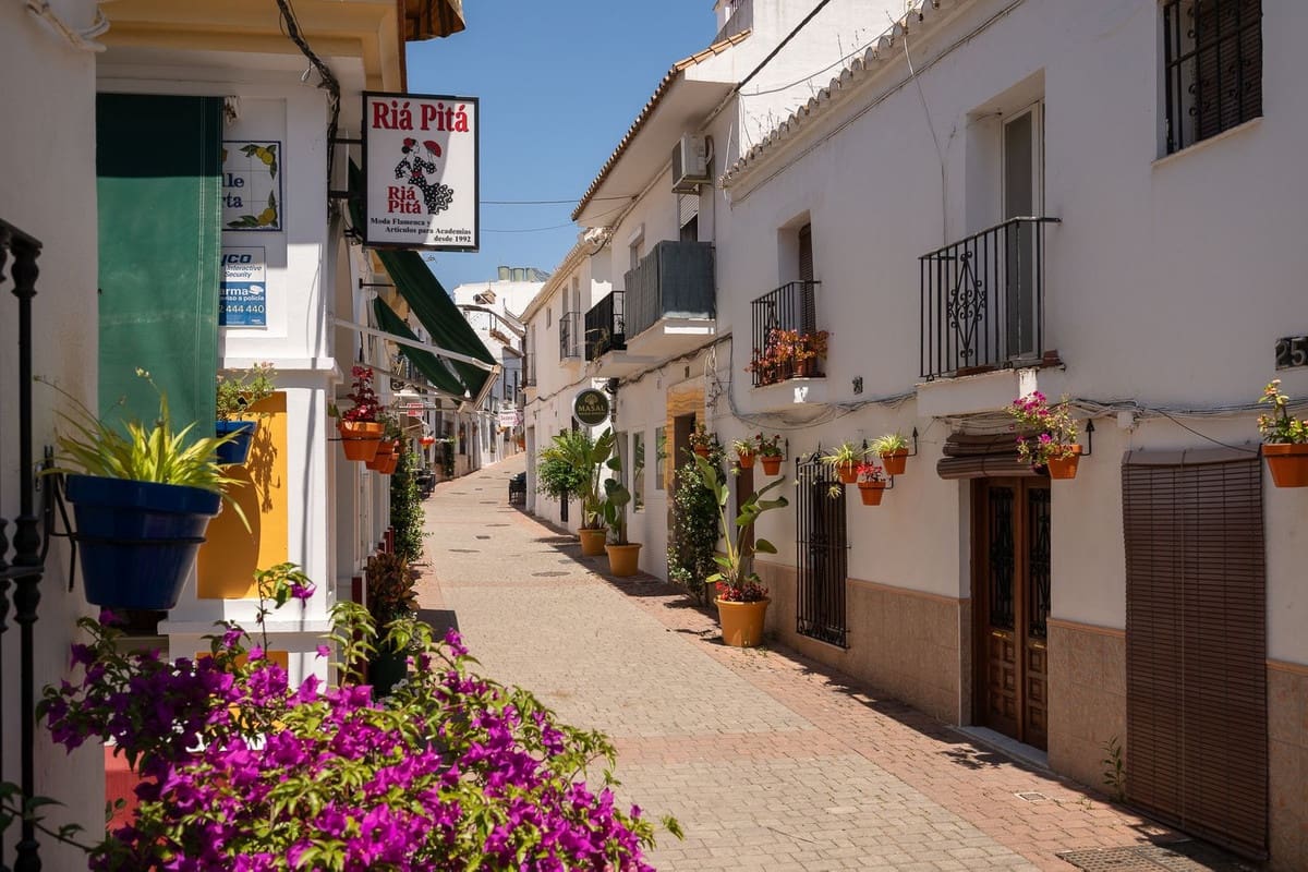 2 soveværelse Lejlighed til salg i Estepona med garage - € 339.000 (Ref: 9885362)