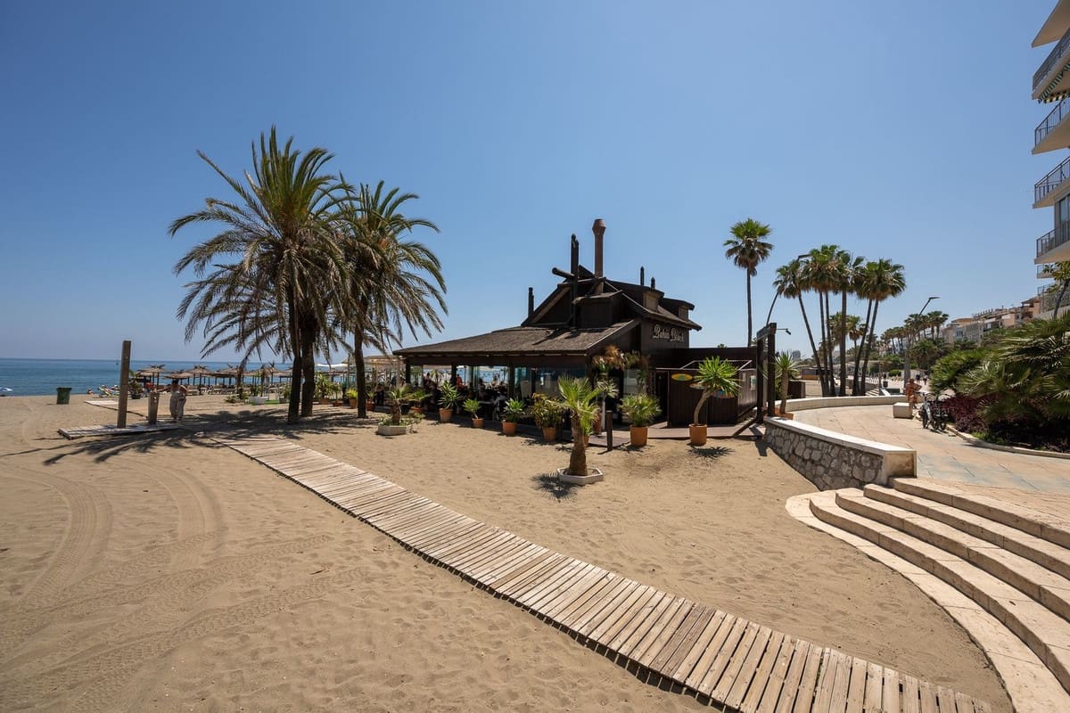 2 soveværelse Lejlighed til salg i Estepona med garage - € 339.000 (Ref: 9885362)