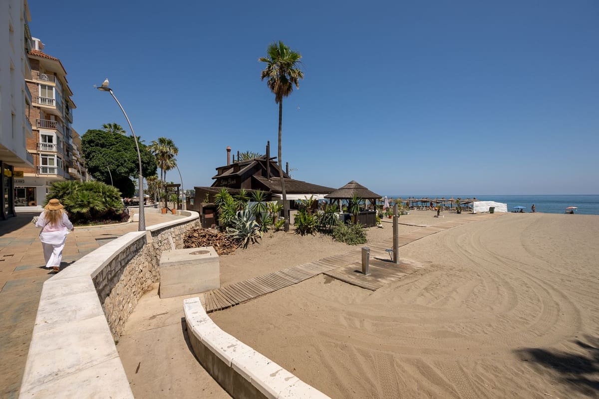 2 soveværelse Lejlighed til salg i Estepona med garage - € 339.000 (Ref: 9885362)