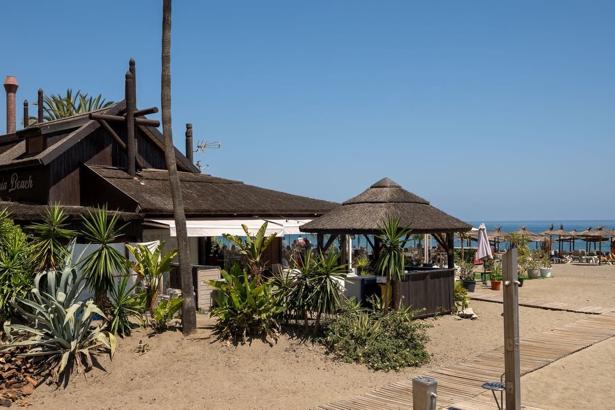 2 soveværelse Lejlighed til salg i Estepona med garage - € 339.000 (Ref: 9885362)