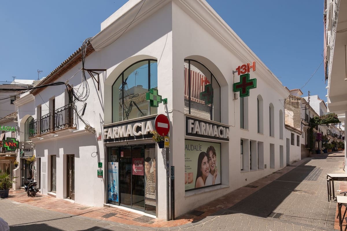 2 soveværelse Lejlighed til salg i Estepona med garage - € 339.000 (Ref: 9885362)