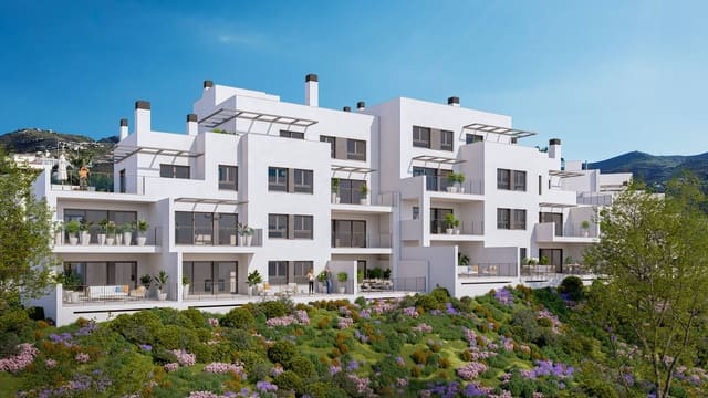 3 slaapkamer Rijtjeshuis te koop in Almuñécar met zwembad - € 420.000 (Ref: 9885580)