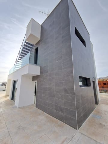 4 bedroom Villa for sale in Manilva Pueblo, Manilva - € 780,000 (Ref: 9885670)