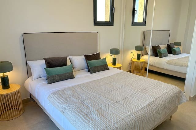 2 bedroom Apartment for sale in Cuevas del Almanzora - € 300,000 (Ref: 9886194)
