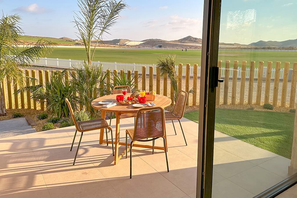 2 bedroom Apartment for sale in Cuevas del Almanzora - € 300,000 (Ref: 9886194)