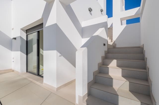 3 bedroom Penthouse for sale in Parque Central, Estepona - € 755,000 (Ref: 9886679)