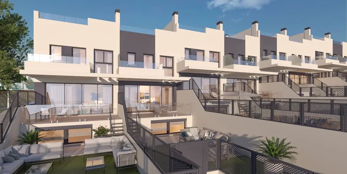 3 bedroom Terraced Villa for sale in Fuengirola with pool - € 612,000 (Ref: 9886741)