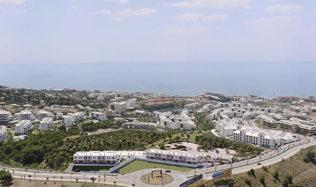 3 quarto Moradia em Banda para venda em Castillo Sohail, Fuengirola - 995 000 € (Ref: 9886782)