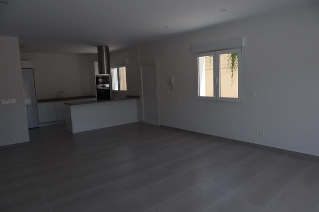 3 soveværelse Rækkehus til salg i La Romana - € 360.000 (Ref: 9886861)
