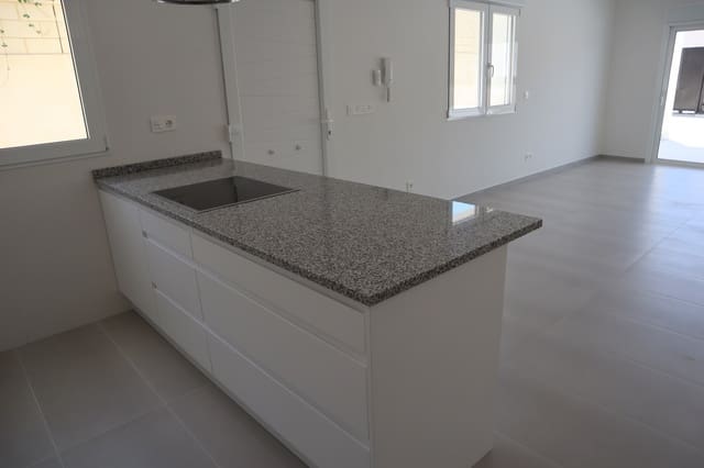 3 soveværelse Rækkehus til salg i La Romana - € 360.000 (Ref: 9886861)