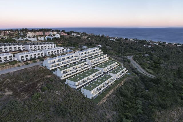 4 soveværelse Rækkehus til salg i Chullera, Manilva med swimmingpool - € 490.000 (Ref: 9887006)