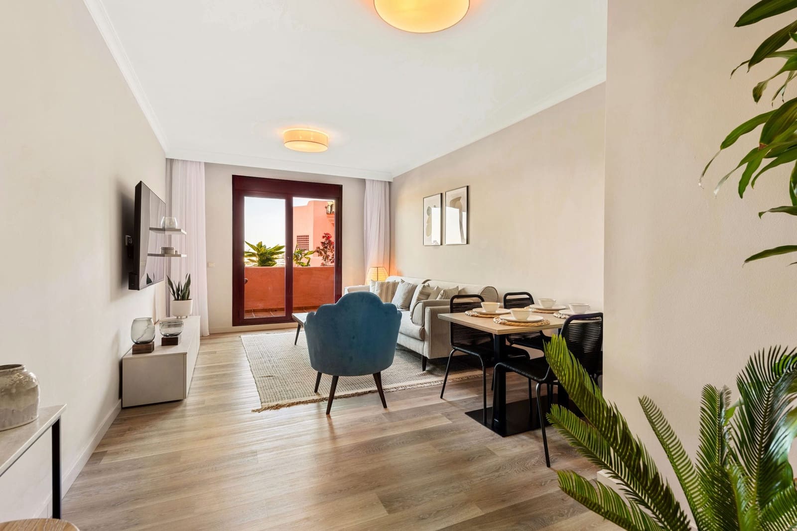 2 bedroom Apartment for sale in Benahavis - € 299,000 (Ref: 9887325)