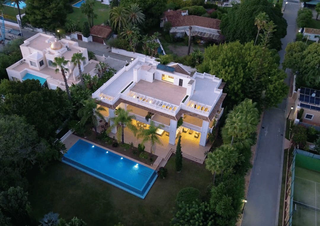 7 soveværelse Villa til salg i Estepona med swimmingpool - € 5.190.000 (Ref: 9887555)