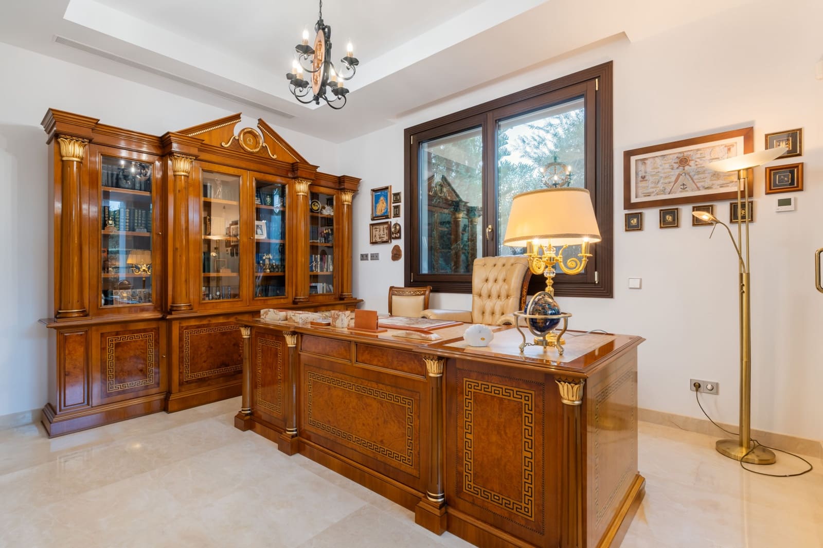 7 Zimmer Villa zu verkaufen in Estepona mit Pool - 5.190.000 € (Ref: 9887555)