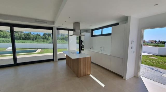 4 makuuhuone Huvila myytävänä paikassa Manilva Pueblo, Manilva - 1 065 000 € (Ref: 9887667)