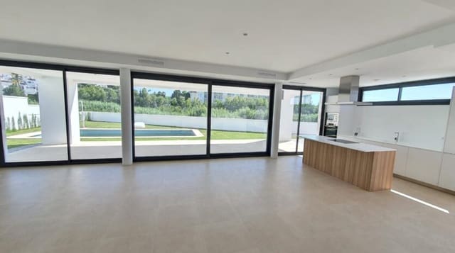 4 makuuhuone Huvila myytävänä paikassa Manilva Pueblo, Manilva - 1 065 000 € (Ref: 9887667)
