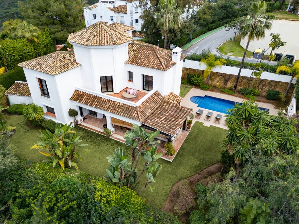 4 soveværelse Villa til salg i Benahavis med swimmingpool - € 2.950.000 (Ref: 9887674)