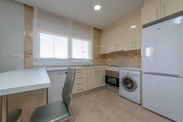 Chalet de 3 habitaciones en Centro, Los Alcázares en venta - 421.740 € (Ref: 9887722)