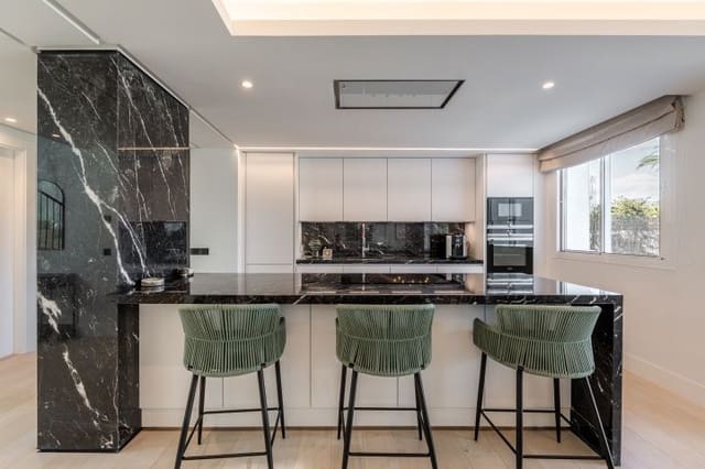 5 soveværelse Villa til salg i Casco Antiguo, Marbella med swimmingpool - € 2.575.000 (Ref: 9888514)