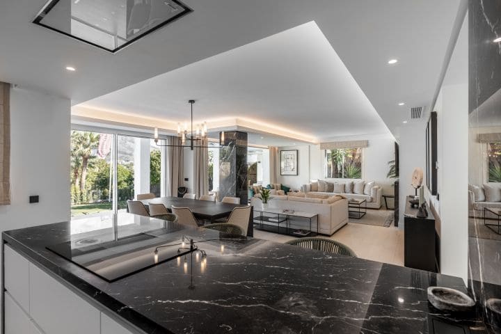 5 soveværelse Villa til salg i Marbella med swimmingpool - € 2.575.000 (Ref: 9888514)