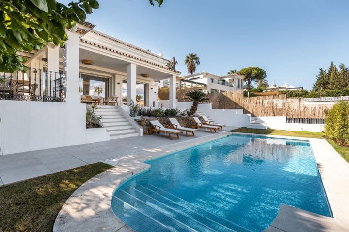 5 soveværelse Villa til salg i Marbella med swimmingpool - € 2.575.000 (Ref: 9888514)