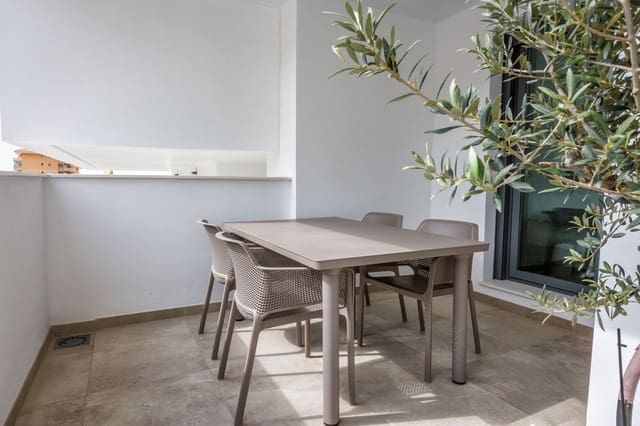 2 soveværelse Lejlighed til salg i El Higuerón, Fuengirola med garage - € 515.000 (Ref: 9891480)