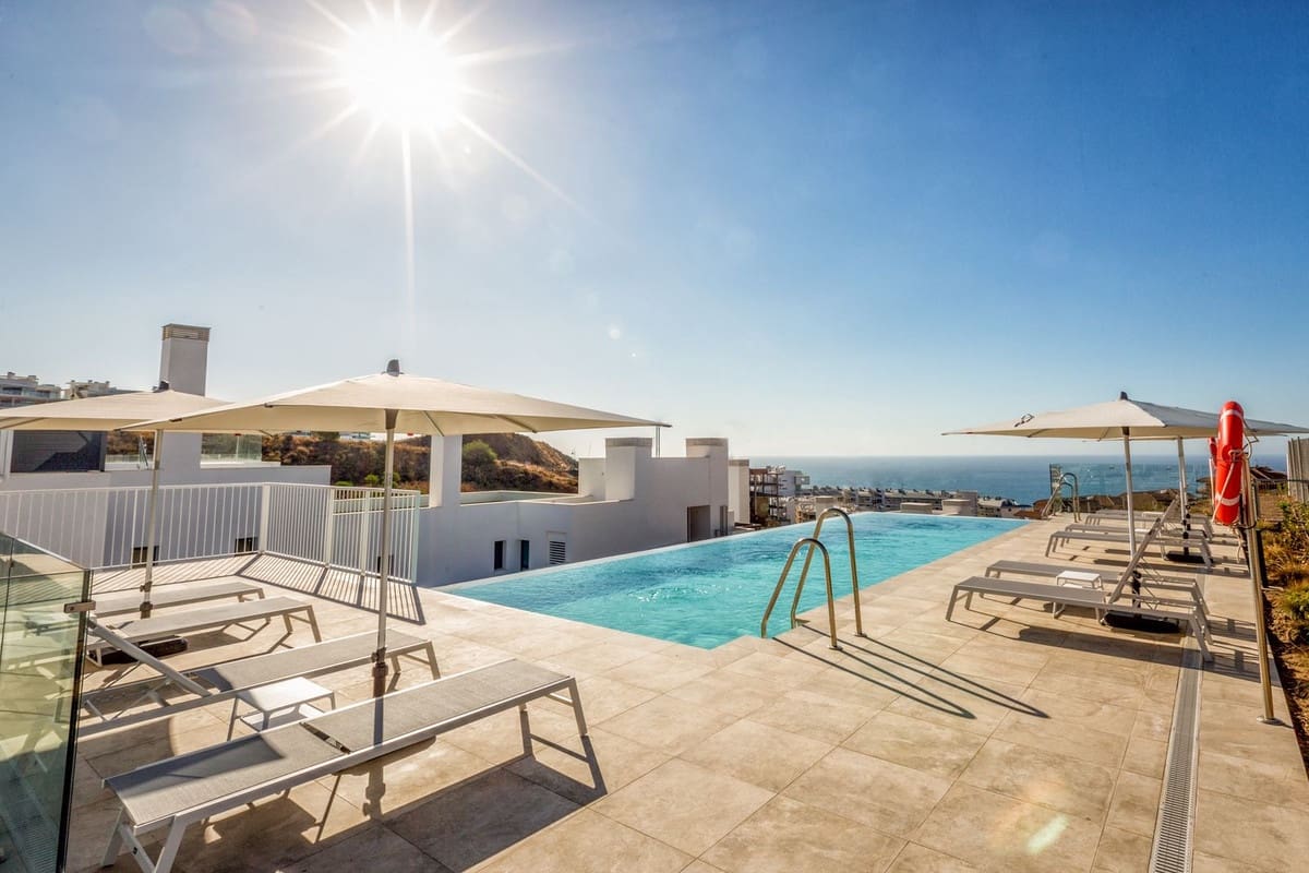 2 soveværelse Lejlighed til salg i Fuengirola med garage - € 515.000 (Ref: 9891480)
