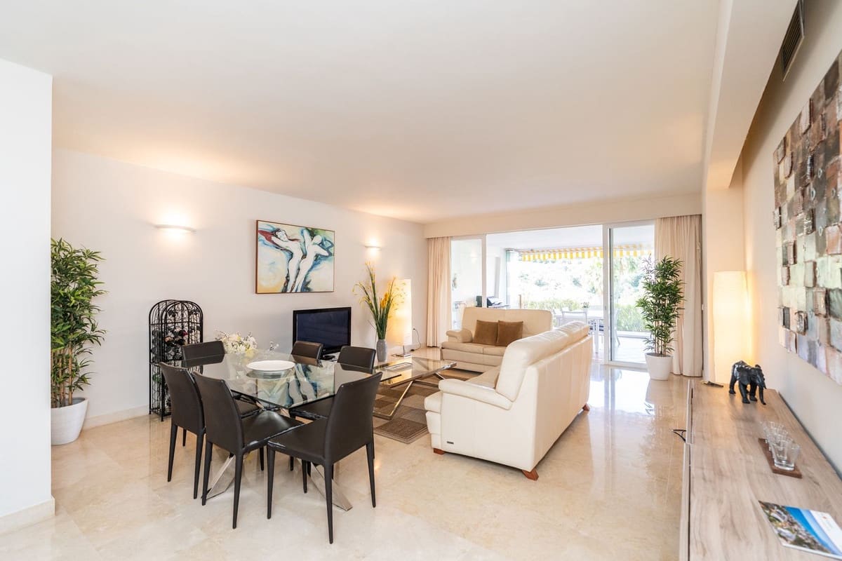 2 sovrum Lägenhet till salu i Miraflores - 385 000 € (Ref: 9891481)