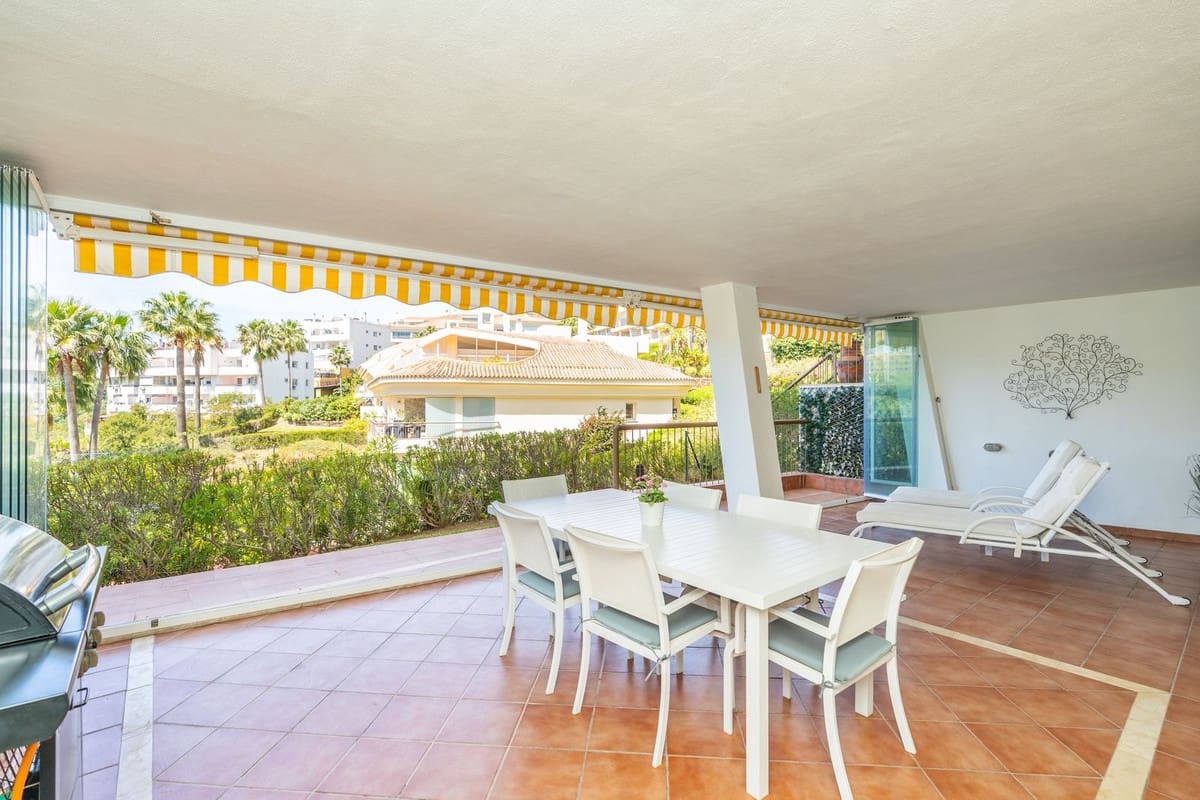 2 sovrum Lägenhet till salu i Miraflores - 385 000 € (Ref: 9891481)
