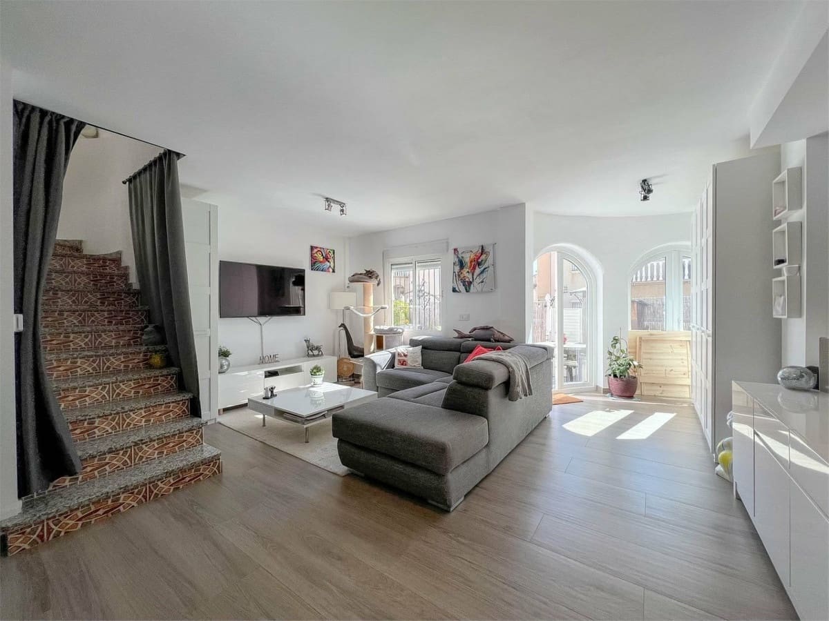 2 bedroom Villa for sale in Villamartin - € 279,900 (Ref: 9891482)