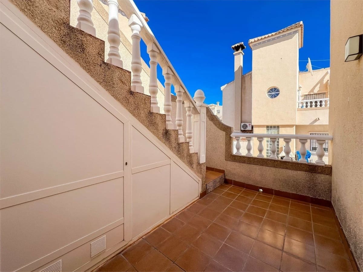 2 bedroom Villa for sale in Villamartin - € 279,900 (Ref: 9891482)