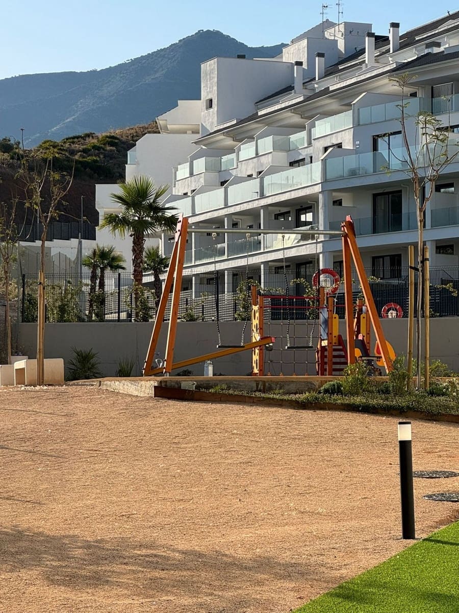 2 soveværelse Lejlighed til salg i Fuengirola med garage - € 310.000 (Ref: 9895565)