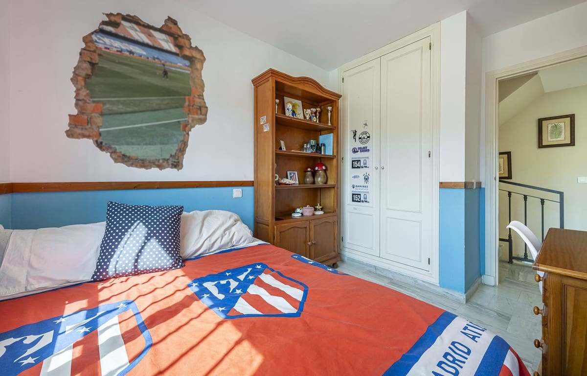 4 quarto Casa em Banda para venda em Marbella com garagem - 545 000 € (Ref: 9895566)