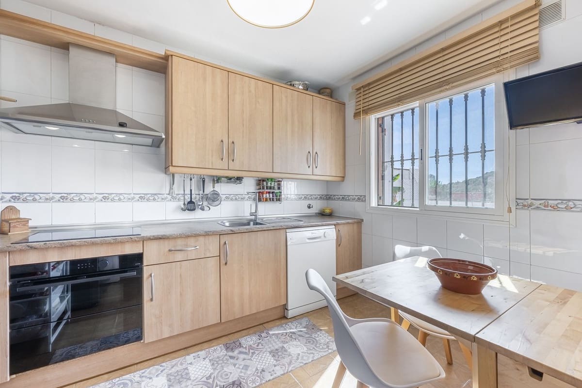 4 quarto Casa em Banda para venda em Marbella com garagem - 545 000 € (Ref: 9895566)