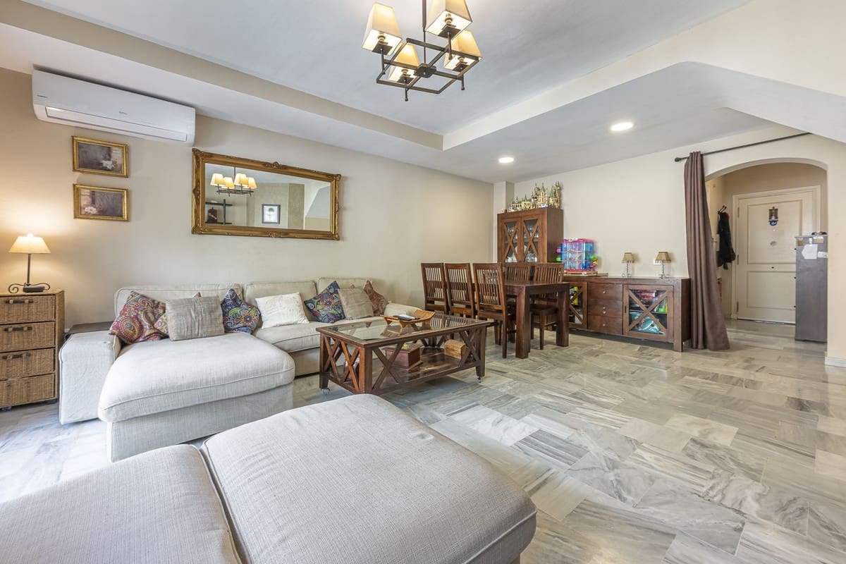 4 quarto Casa em Banda para venda em Marbella com garagem - 545 000 € (Ref: 9895566)