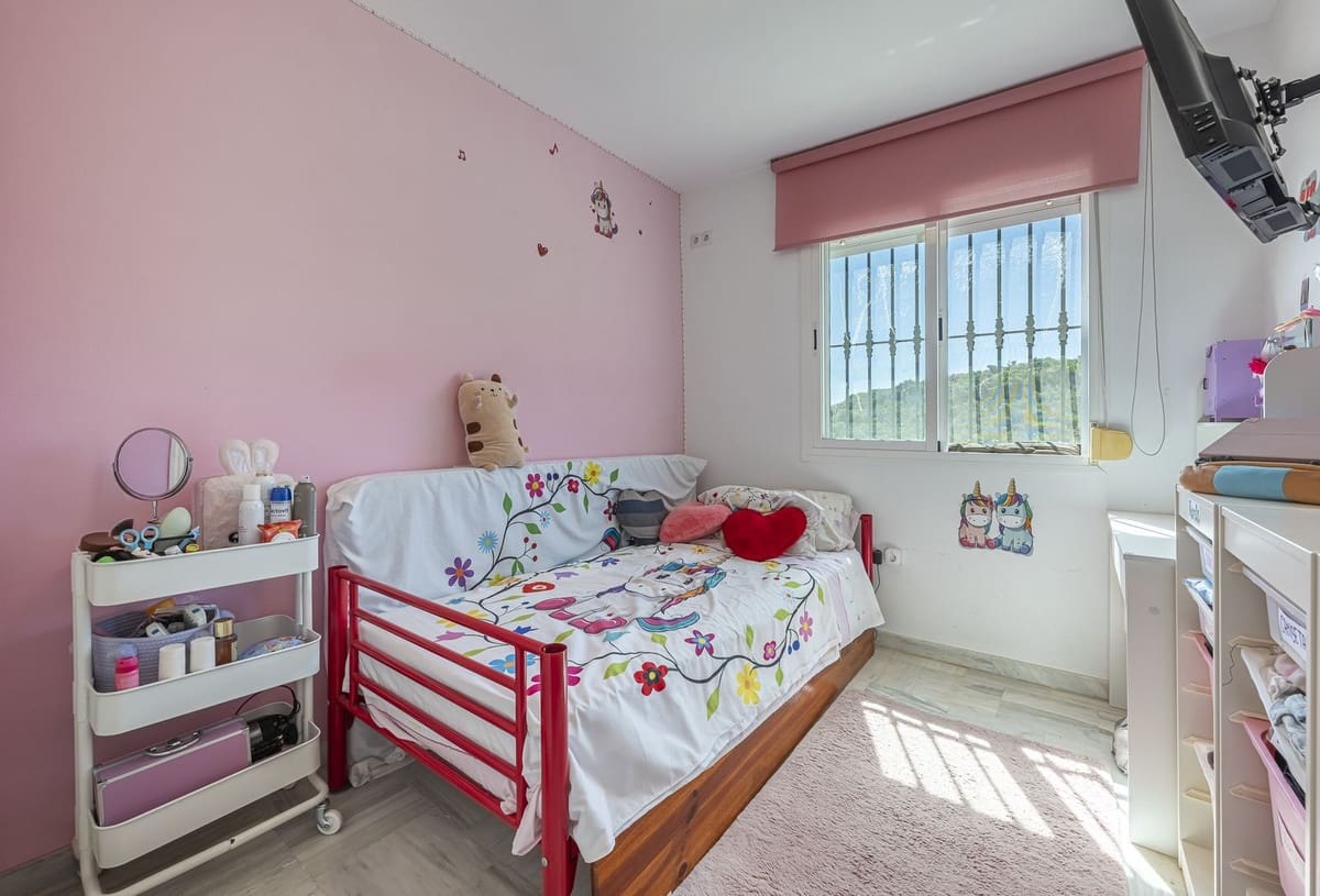 4 quarto Casa em Banda para venda em Marbella com garagem - 545 000 € (Ref: 9895566)
