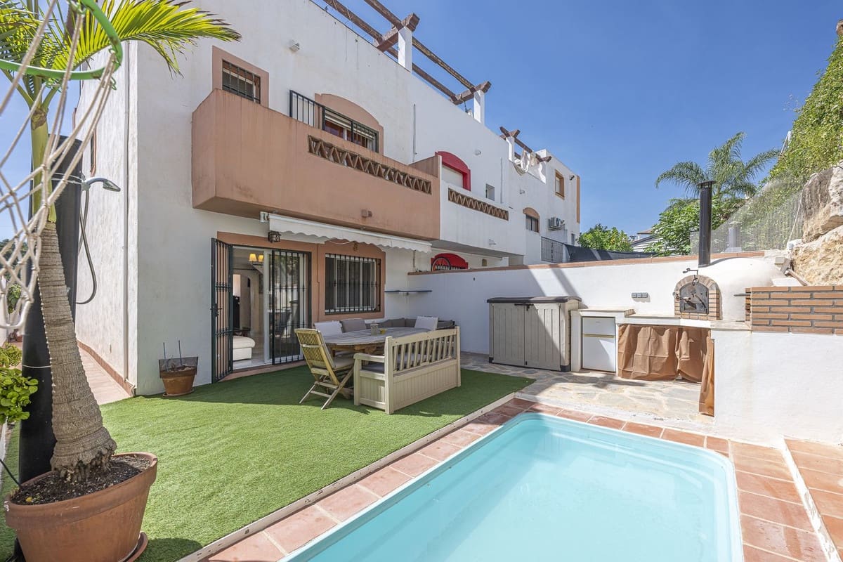 4 quarto Casa em Banda para venda em Marbella com garagem - 545 000 € (Ref: 9895566)