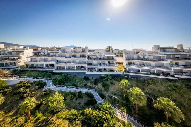 2 Zimmer Apartment zu verkaufen in Cancelada, Estepona mit Garage - 499.000 € (Ref: 9898587)