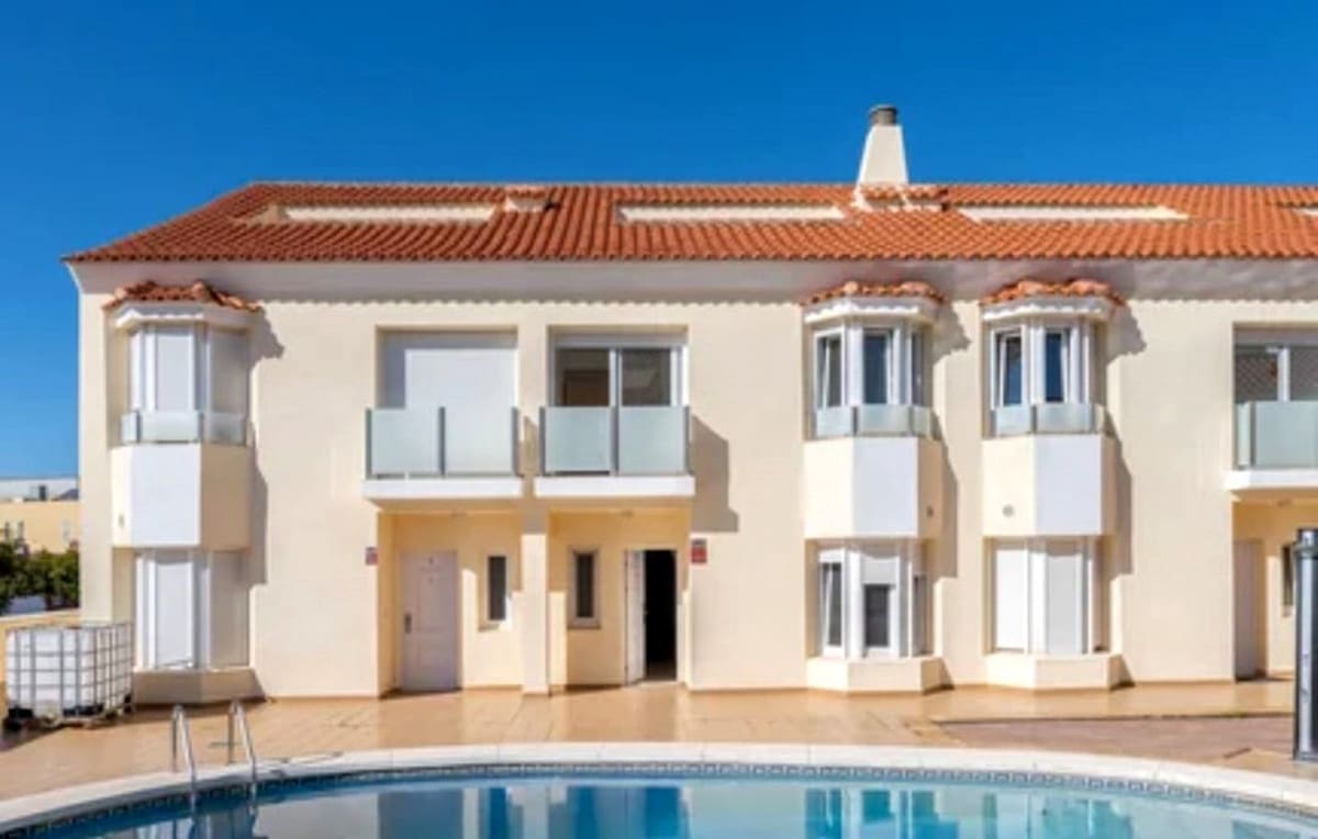 4 makuuhuone Omakotitalo myytävänä paikassa Fuengirola mukana 
autotalli - 470 000 € (Ref: 9898591)