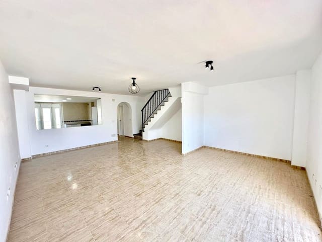 4 sovrum Hus till salu i Los Boliches , Fuengirola med garage - 470 000 € (Ref: 9898591)