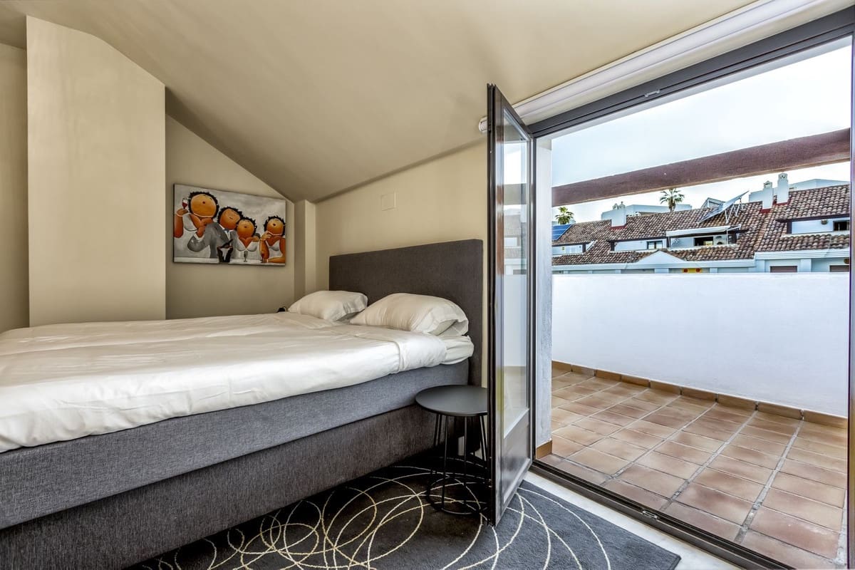 4 soveværelse Byhus til salg i Mijas med garage - € 590.000 (Ref: 9899998)