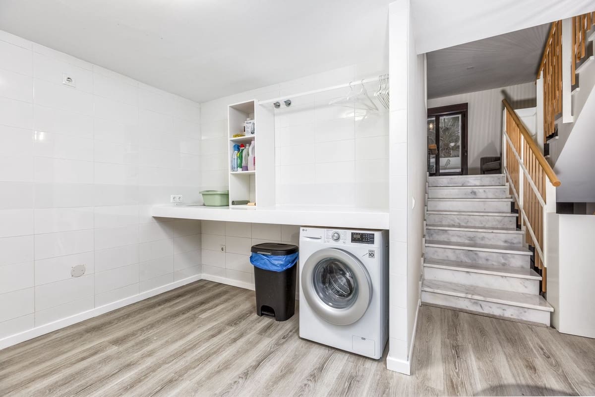 4 soveværelse Byhus til salg i Mijas med garage - € 590.000 (Ref: 9899998)