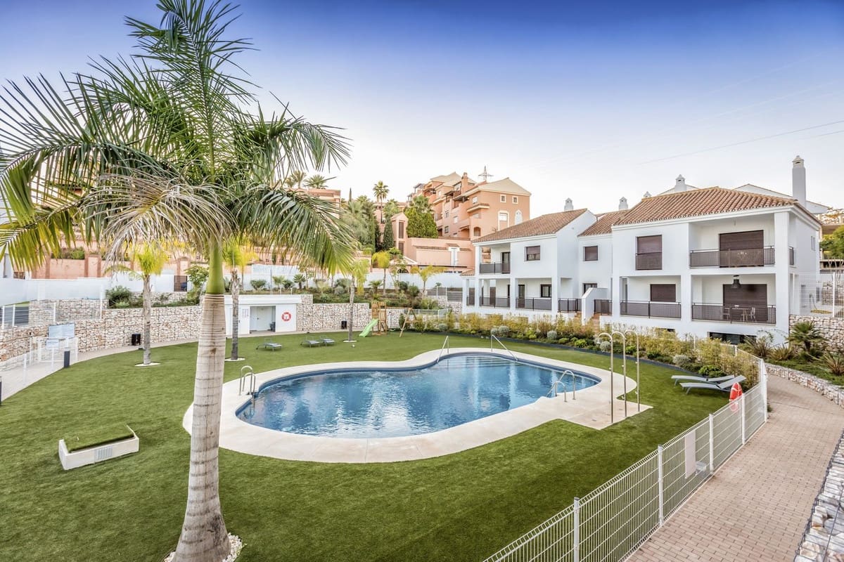 4 soveværelse Byhus til salg i Mijas med garage - € 590.000 (Ref: 9899998)