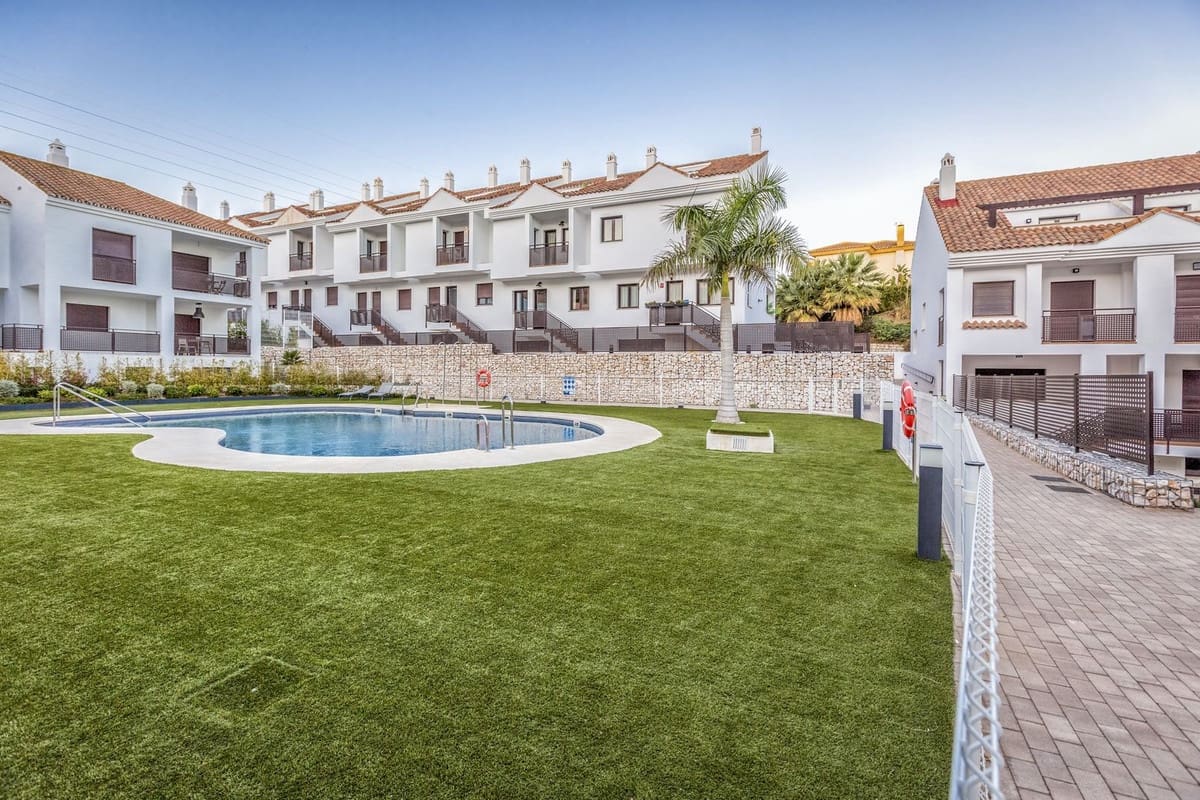 4 soveværelse Byhus til salg i Mijas med garage - € 590.000 (Ref: 9899998)