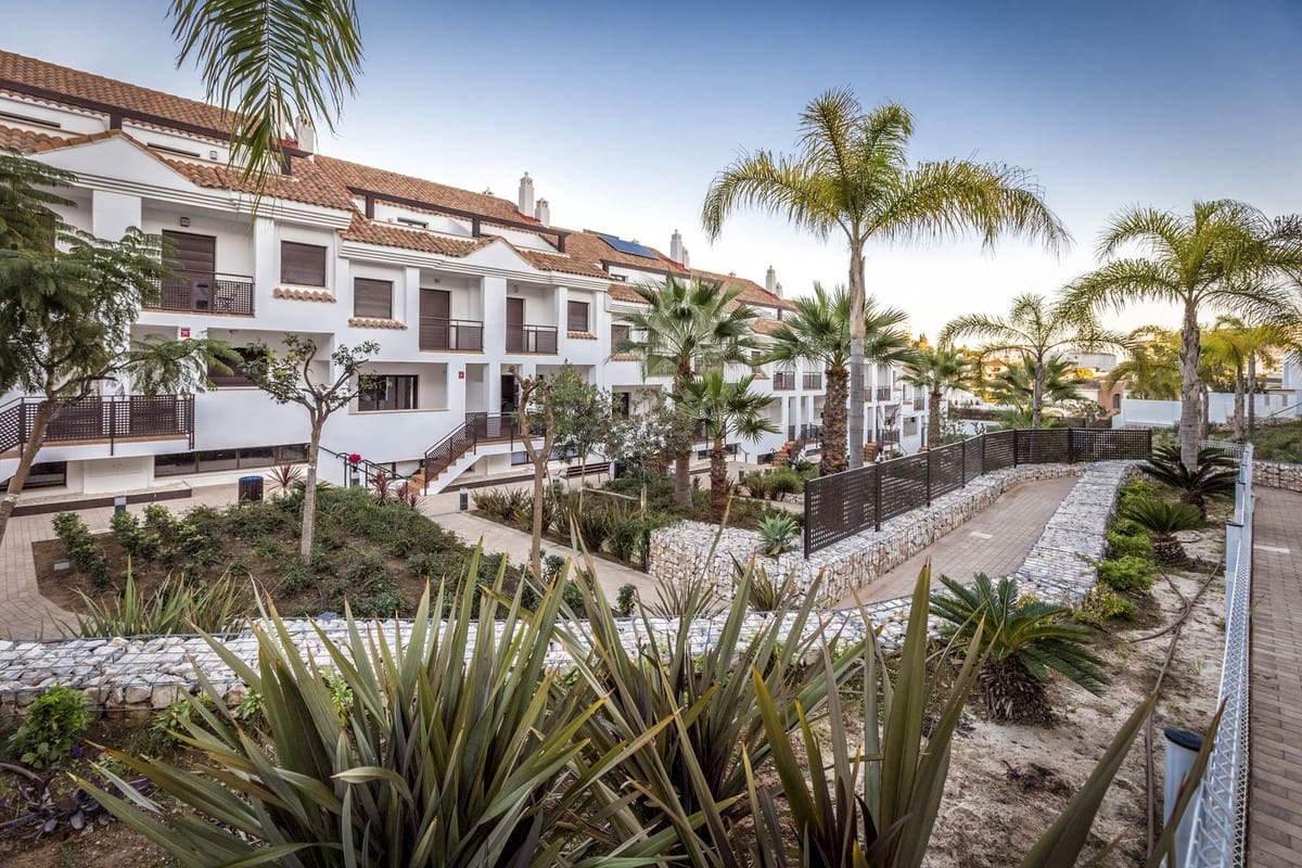 4 soveværelse Byhus til salg i Mijas med garage - € 590.000 (Ref: 9899998)